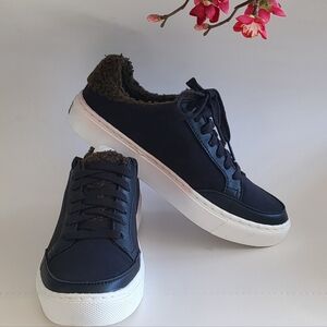 Dr. Scholl's Women' Black,White and Green Lace Sneakers. 6.5 M US. BE YOU